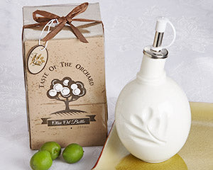 a93025-olive-oil-bottle-in-gift-box-m.jpg