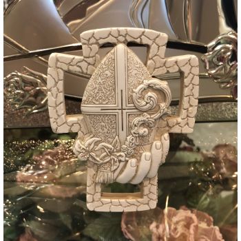 BE17180 Confirmation Favor On A Marble Dust Texture