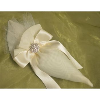 Cone Favor bag with craft flower, Wedding Favors Bomboniere