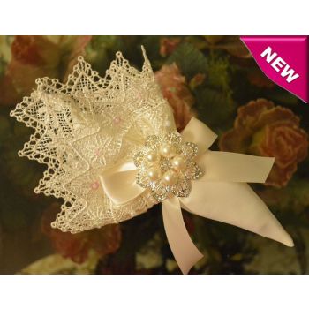 Italian Favor Bomboniere with Rhinestones and Pearls Brooch