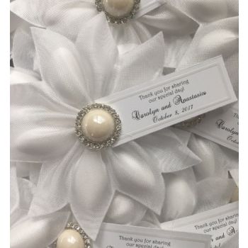 Italian Confetti Flower with pearl button