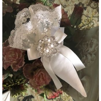 Cone Favor bag with pearl brooch and rhinestones , Wedding Favors Bomboniere